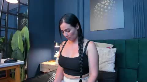Scarlet Edwars online show from July 2026 04:45:02 PM