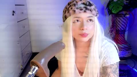 scarlet_gold online show from March 2026 01:42:02 AM