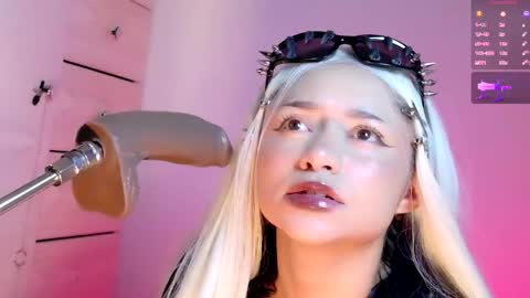 scarlet_gold online show from March 2026 01:21:01 AM