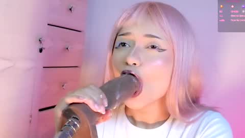 scarlet_gold online show from April 2026 01:22:01 AM