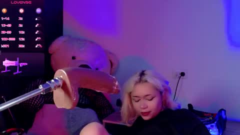 scarlet_gold online show from June 2026 01:47:02 AM