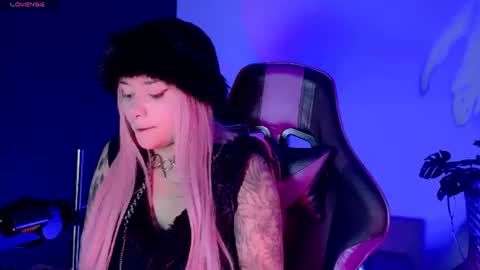 scarlet_gold online show from June 2026 08:22:02 PM