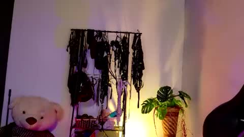 scarlet_gold online show from July 2026 05:51:02 PM