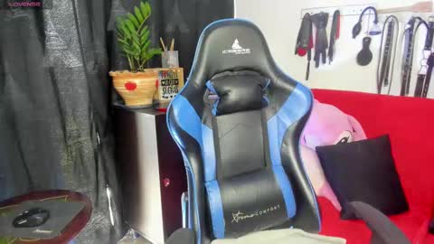 scarlet taylor kennedy online show from February 2025 06:48:01 PM