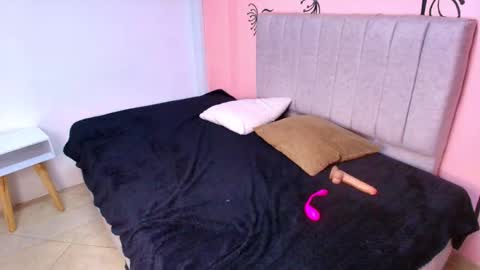 SCARLET MILF online show from October 2025 11:42:02 AM