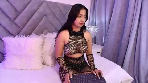scarlet_queen7 online show from May 2026 06:37:01 PM