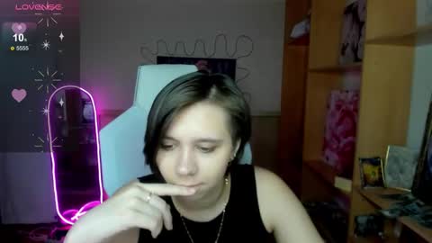 Snapshot of scarlet_sirenn chatting on February 2026 07:18:01 AM Alexandra online show from February 2026 07:18:01 AM