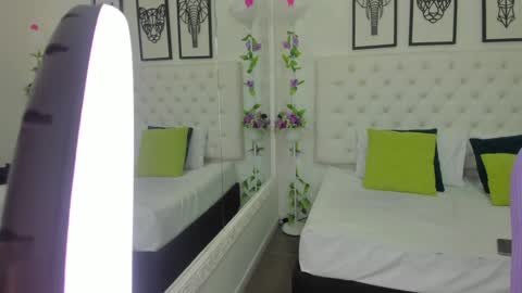 Snapshot of scarlet_stan22 chatting on January 2025 11:07:01 AM Isa online show from January 2025 11:07:01 AM