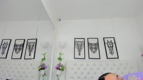 Snapshot of scarlet_stan22 chatting on February 2025 11:02:02 AM Isa online show from February 2025 11:02:02 AM