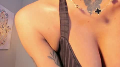 scarlet_vixen_ online show from April 2026 12:31:01 PM
