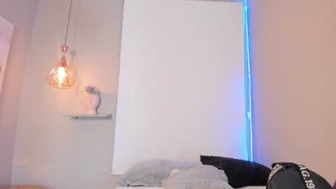 scarlet_vixen_ online show from July 2026 12:33:01 PM