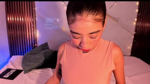 scarlet_vixen_ online show from July 2026 02:31:01 PM