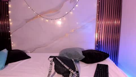 scarlet_vixen_ online show from July 2026 12:36:02 PM