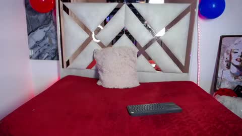 scarlet and roxane online show from July 2026 07:23:02 AM