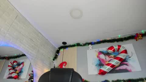 Snapshot of scarletbaker__ chatting on December 2025 07:43:02 PM Scarlet online show from December 2025 07:43:02 PM