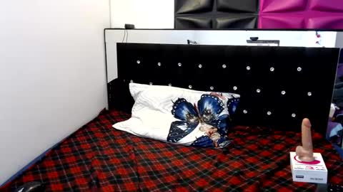 scarletglow1 online show from January 2025 05:26:02 PM