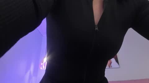 Scarlet  online show from January 2026 05:32:01 AM