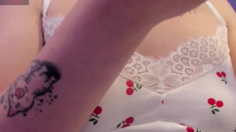 Scarlet  online show from March 2026 05:33:02 AM