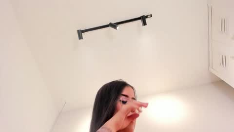 Snapshot of scarleth_fire chatting on February 2026 12:33:02 PM Scarleth online show from February 2026 12:33:02 PM