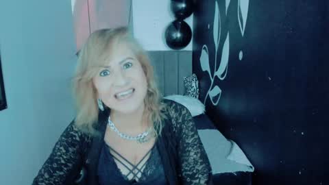 Snapshot of scarlethoot_ chatting on December 2024 03:08:01 PM S C A R L E T online show from December 2024 03:08:01 PM