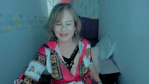 Snapshot of scarlethoot_ chatting on December 2024 12:16:01 PM S C A R L E T online show from December 2024 12:16:01 PM