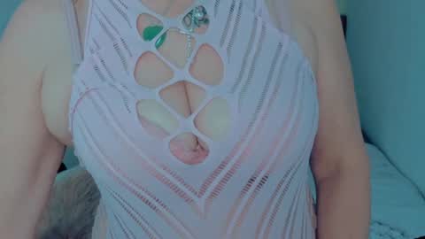 Snapshot of scarlethoot_ chatting on December 2024 02:51:01 PM S C A R L E T online show from December 2024 02:51:01 PM