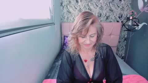 Snapshot of scarlethoot_ chatting on January 2025 02:53:02 PM S C A R L E T online show from January 2025 02:53:02 PM