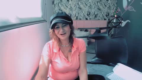 Snapshot of scarlethoot_ chatting on January 2025 05:58:01 PM S C A R L E T online show from January 2025 05:58:01 PM
