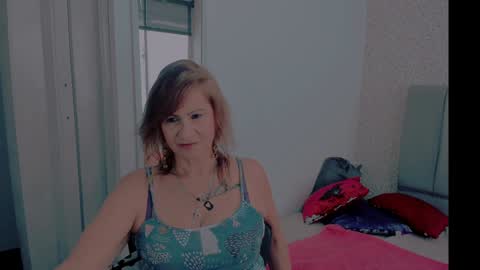 Snapshot of scarlethoot_ chatting on January 2025 03:43:01 PM S C A R L E T online show from January 2025 03:43:01 PM