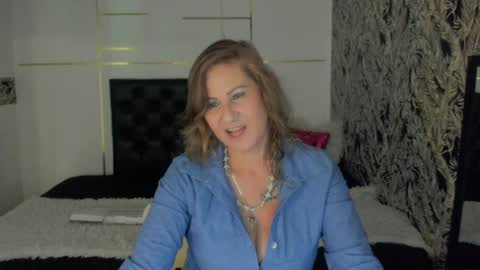 Snapshot of scarlethoot_ chatting on January 2025 06:00:01 PM S C A R L E T online show from January 2025 06:00:01 PM