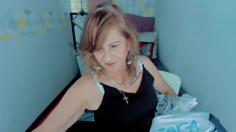 Snapshot of scarlethoot_ chatting on January 2025 06:34:02 PM S C A R L E T online show from January 2025 06:34:02 PM