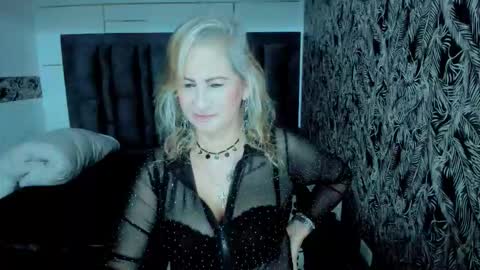 Snapshot of scarlethoot_ chatting on October 2025 11:54:02 AM S C A R L E T online show from October 2025 11:54:02 AM
