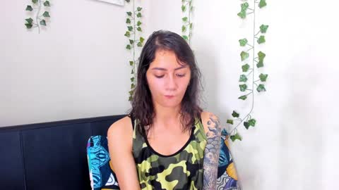 Snapshot of scarletjonesx chatting on December 2024 04:10:02 AM Denis online show from December 2024 04:10:02 AM