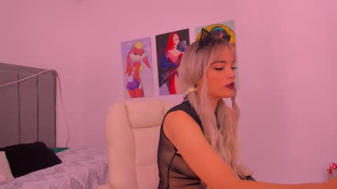 Scarletliz online show from October 2025 12:03:02 PM