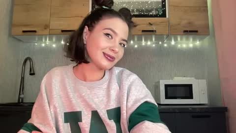 Snapshot of scarletpetal chatting on December 2025 12:01:01 PM scarletpetal online show from December 2025 12:01:01 PM