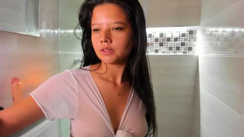 Snapshot of scarletrosee27 chatting on February 2025 06:19:01 PM scarletrosee27 online show from February 2025 06:19:01 PM