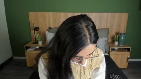 Snapshot of scarlett25__ chatting on December 2025 12:00:02 PM Scarlett online show from December 2025 12:00:02 PM