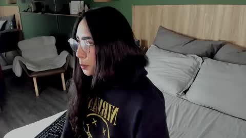 Snapshot of scarlett25__ chatting on December 2025 02:13:01 PM Scarlett online show from December 2025 02:13:01 PM