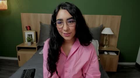 Snapshot of scarlett25__ chatting on January 2026 12:20:01 PM Scarlett online show from January 2026 12:20:01 PM