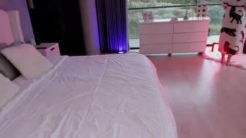 juli online show from February 2026 09:21:01 PM