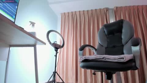 Scarlett online show from February 2026 12:01:02 PM