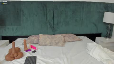 scarlett__noir online show from April 2026 10:32:01 PM