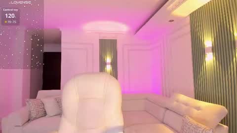 scarlett brooks online show from July 2026 11:03:02 AM