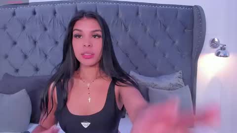 Snapshot of scarlett_bunnyy chatting on October 2025 10:40:02 PM online show from October 2025 10:40:02 PM