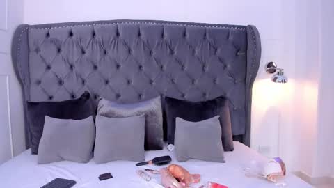 Snapshot of scarlett_bunnyy chatting on October 2025 09:49:02 PM online show from October 2025 09:49:02 PM