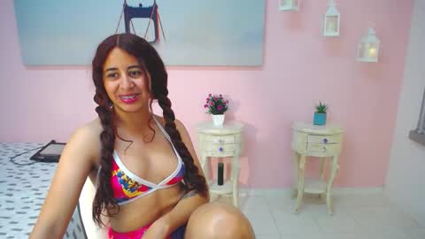 Snapshot of scarlett_clyde chatting on March 2026 01:46:02 PM Scarlett online show from March 2026 01:46:02 PM