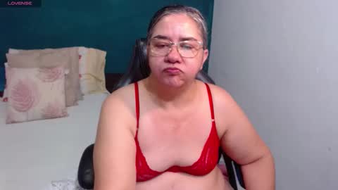 Snapshot of scarlett_duboi1 chatting on March 2026 02:33:02 AM Scarlett online show from March 2026 02:33:02 AM