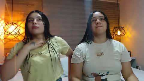 Scarlett and Jazmin online show from November 2025 09:43:02 AM