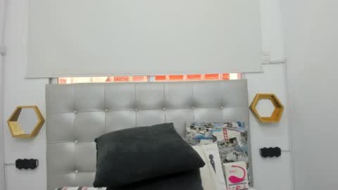 scarlett_fox20 online show from January 2025 12:23:01 PM