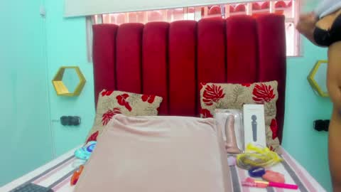 scarlett_fox20 online show from May 2026 12:15:01 PM